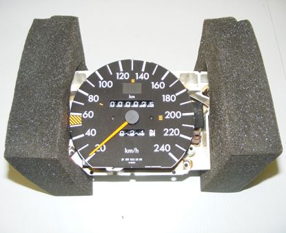 Picture of Mercedes speedometer, 420SEL 0135429306