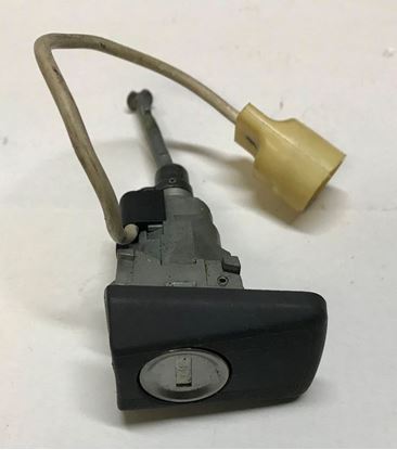 Picture of Mercedes W124 door lock tumbler without key 1247600777